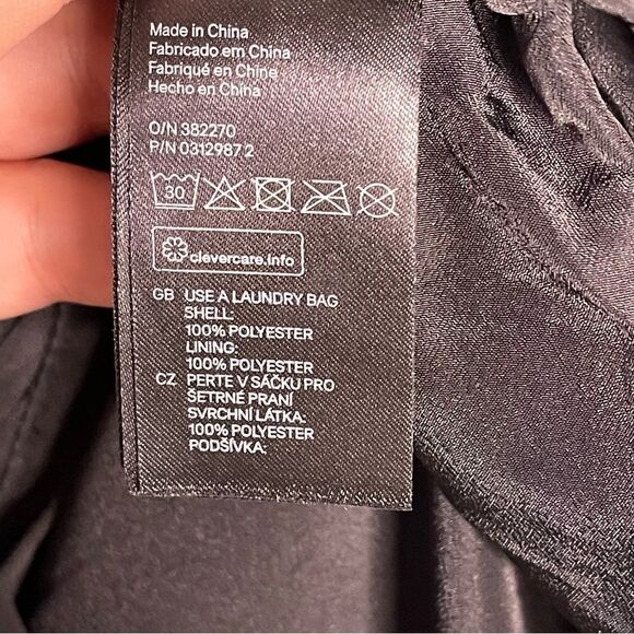 NWOT H&M Brand Dark Blue Sequin Festive Lined Mini Skirt Size 6 - Picture 8 of 8